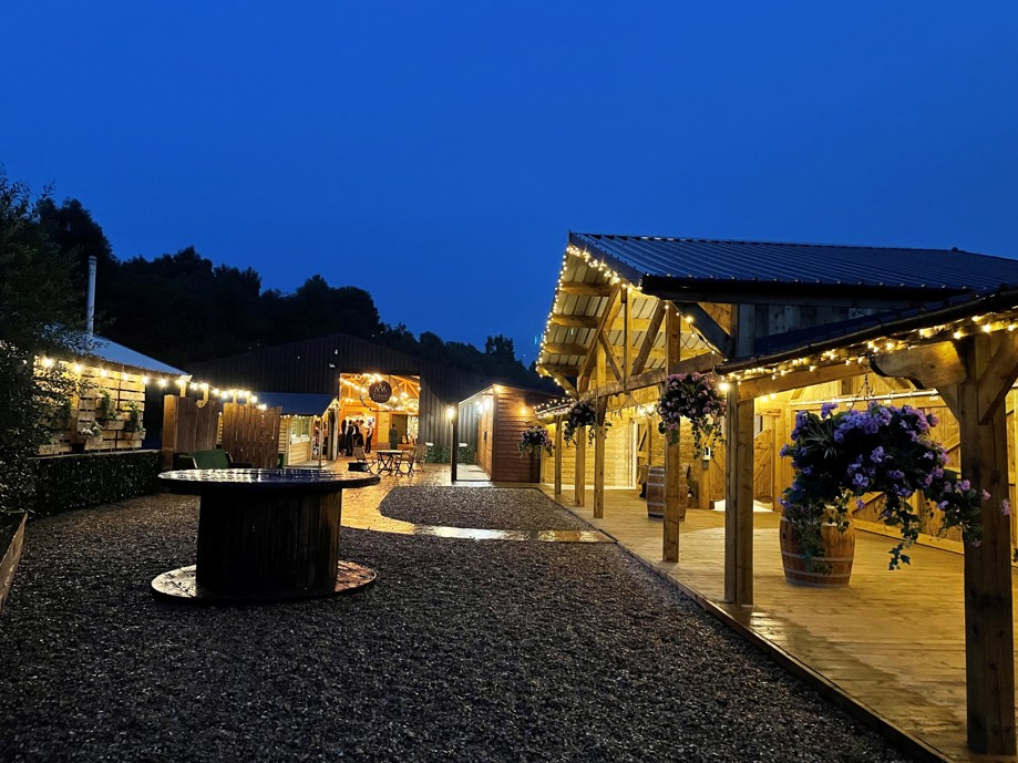 Wedding Venue with Split Outdoor and Covered Space